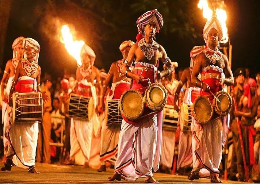 Шри-Ланка ждёт туристов на «Эсала Перахера»