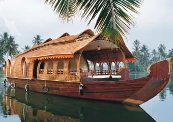 Плавучие дома в Керале (Индия)