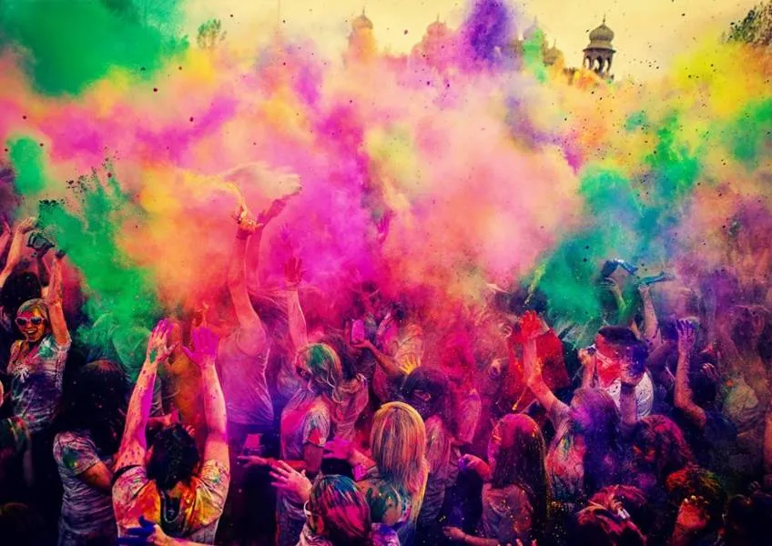 Холи — фестиваль весны и ярких красок.