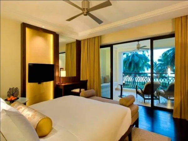 Pool view room Pool view room