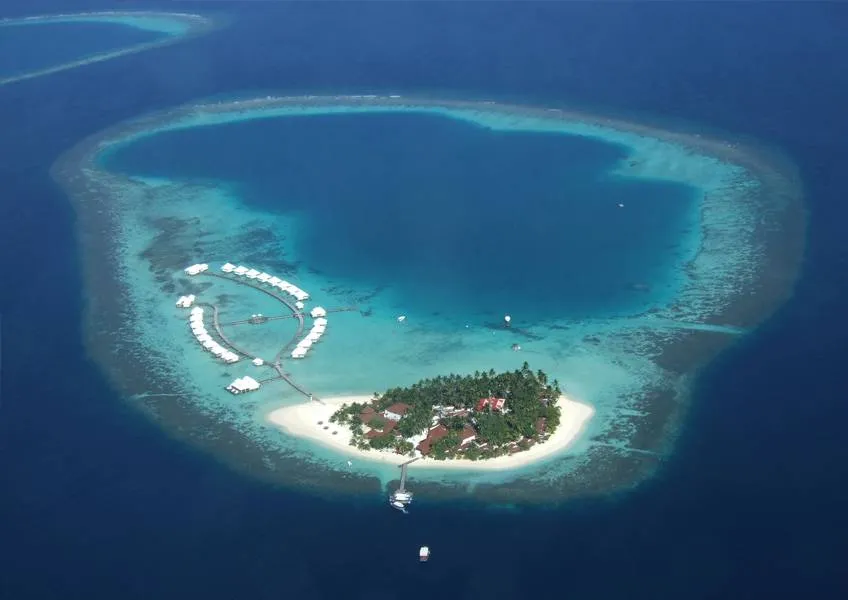 Diamonds Athuruga Beach and water vilas Diamonds Athuruga Beach and water vilas