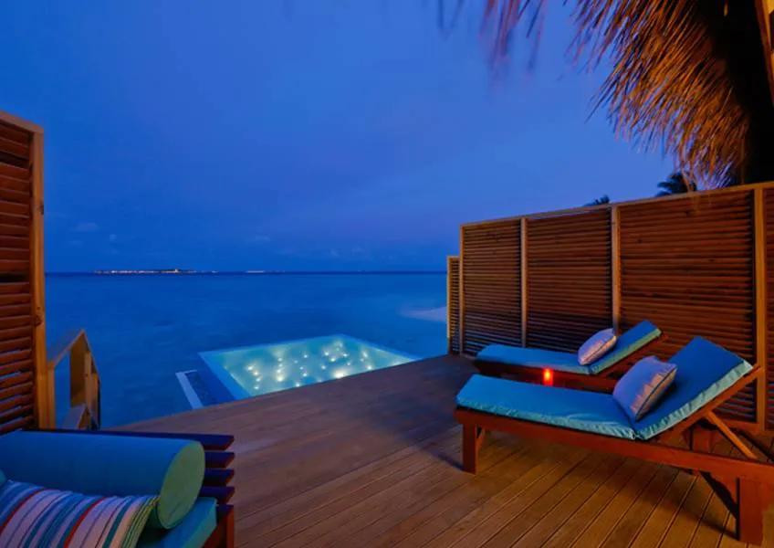 Lagoon bungalow with pool Lagoon bungalow with pool