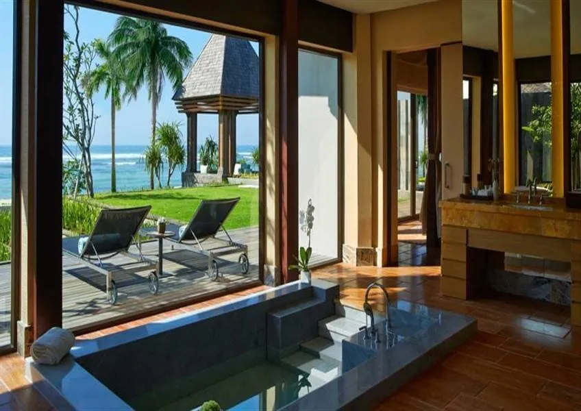 Эксклюзивные привилегии для гостей отеля «The Ritz-Carlton Bali 5*», проживающих в виллах