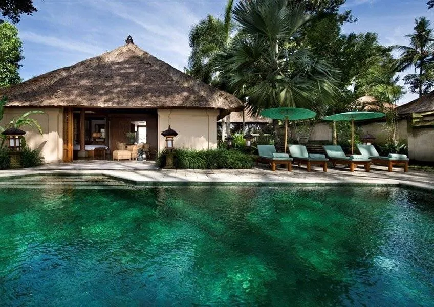 Pool Suite Pool Suite