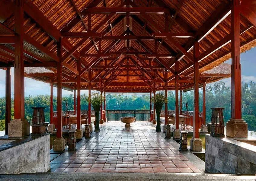 Массаж в подарок от отеля «MANDAPA, A RITZ-CARLTON RESERVE 5*»