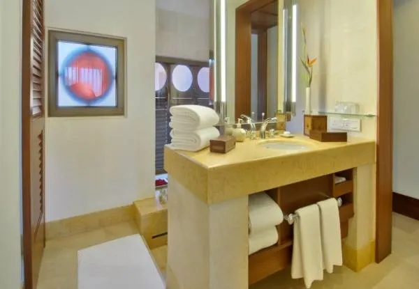 Pool View King (вид на бассейн) Pool View King (вид на бассейн)