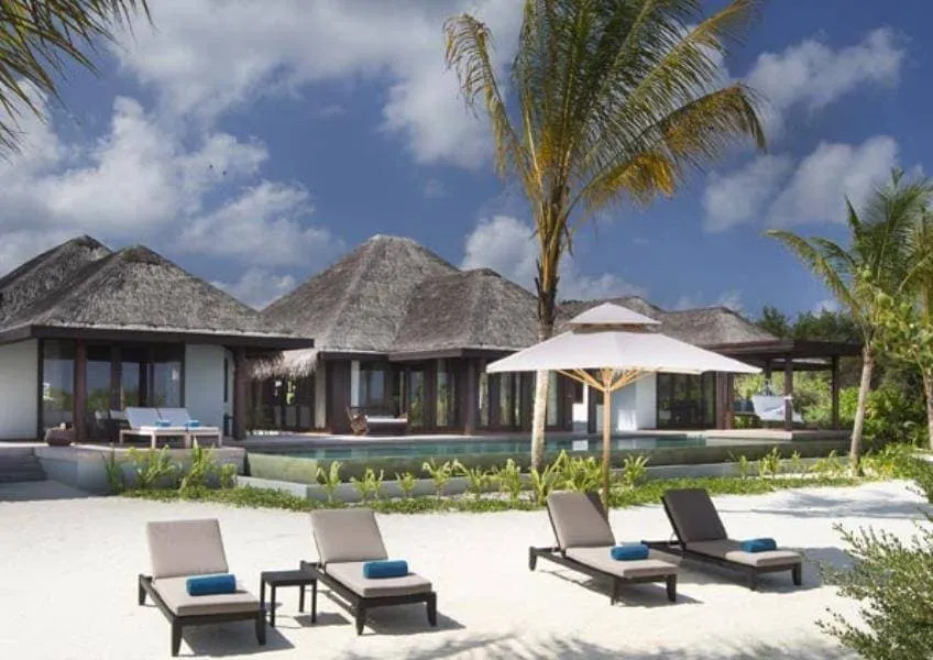 Пляжная резиденция с тремя спальнями и бассейном Пляжная резиденция с тремя спальнями и бассейном