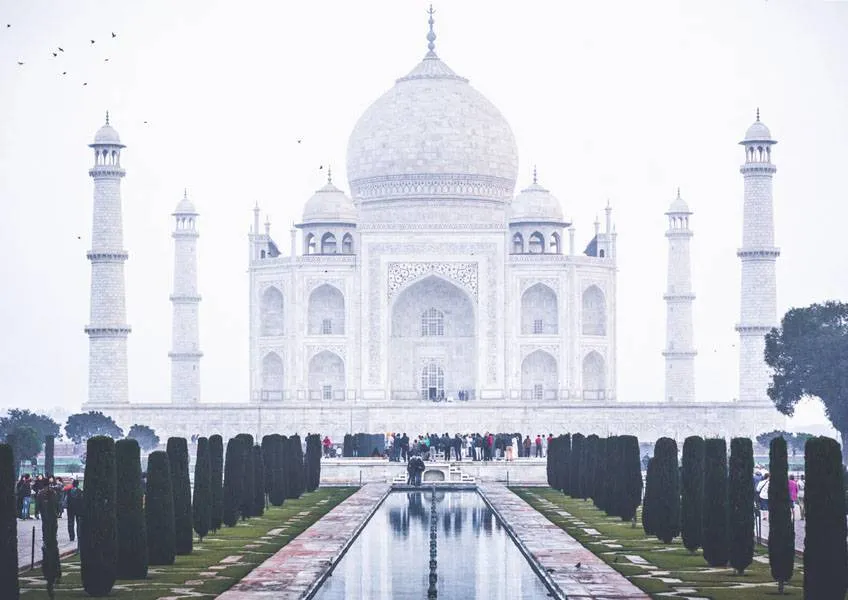 Новое «расписание» работы Тадж-Махала