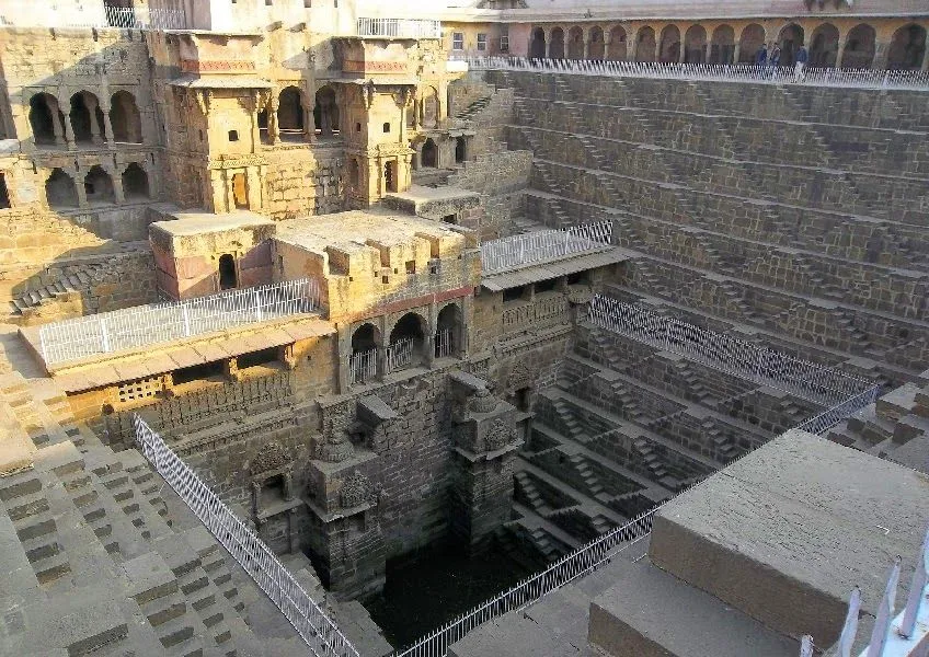 Колодец Чанд Баори в Индии