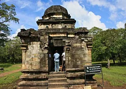 Индуистский храм Шивы