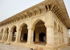 Башня Мусамман Бурдж