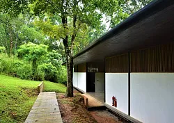 Шале с видом на сад