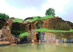 Скальная крепость Сигирия