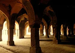 Мечеть Кхирки-Масджид