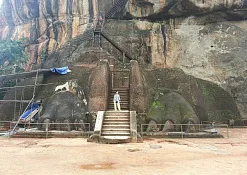 Скальная крепость Сигирия