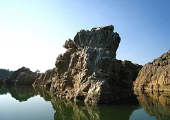 Мраморные скалы