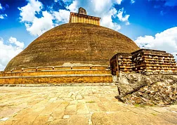 Анурадхапура - древняя столица сингальского королевства