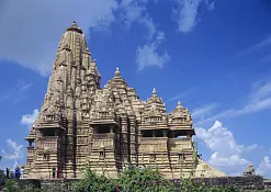 Храм Кандарья-Махадева 