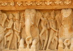 Храм Лакшман