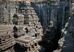 Храм Кайласанатха