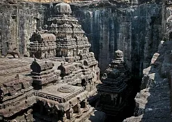 Храм Кайласанатха