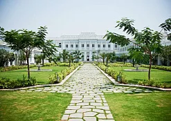 Дворец Фалакнума