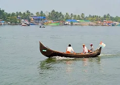Озеро Вембанад