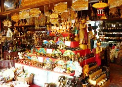 Вечерний рынок, Кута (Senggol Market Night Market)