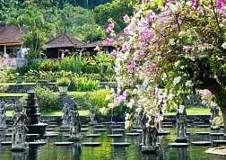 Водный дворец Тирта ганга (Tirta Gangga)