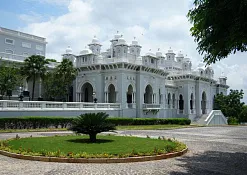 Дворец Фалакнума