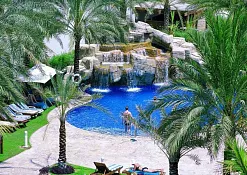 Курорт Coco Palm Resort