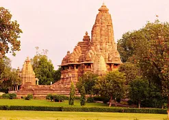 Храм Лакшман