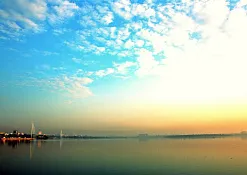 Озеро Хуссейн Сагар