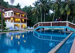 Presidential pool villas